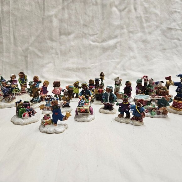 Gingerfrost Lane Lot of 14 Christmas Figurines Variety Village Greenbrier - Picture 1 of 10